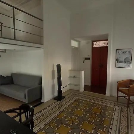 Διαμέρισμα Garibaldi 111 *